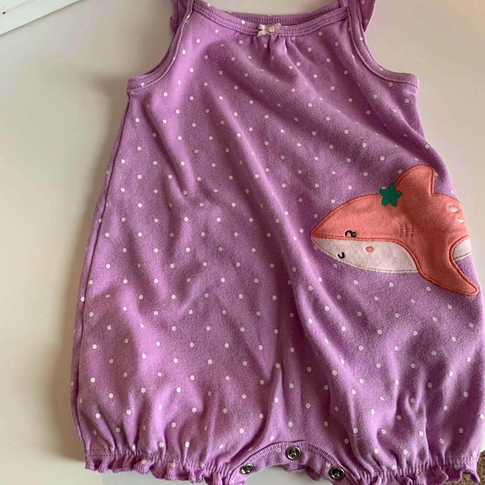 Carter’s - Baby girl. Size 9 months.